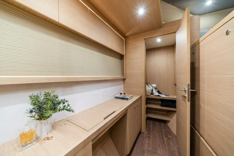 Slide: The Image of Aquila 54 Yacht 2023 - 5335580