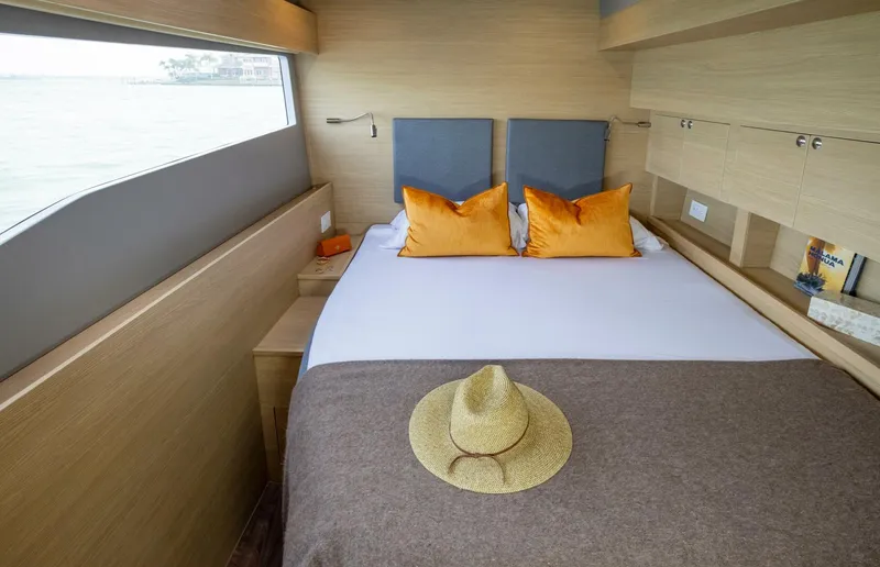 Slide: The Image of Aquila 54 Yacht 2023 - 5335600