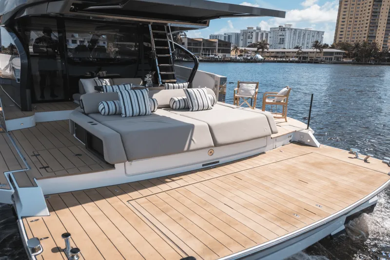 Slide: The Image of Azimut Seadeck 6 2025 - 5504054