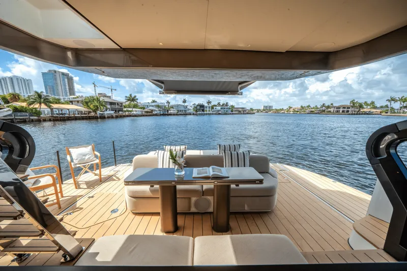 Slide: The Image of Azimut Seadeck 6 2025 - 5504064