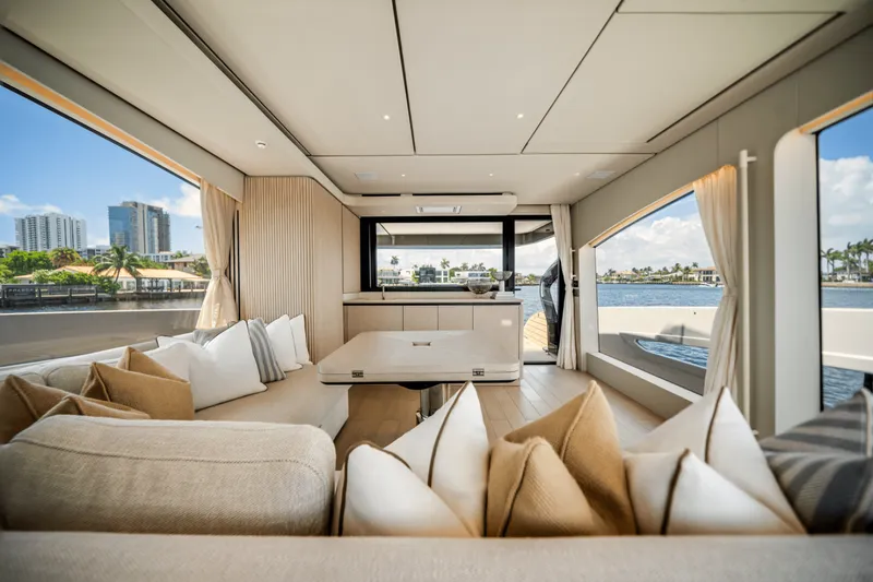 Slide: The Image of Azimut Seadeck 6 2025 - 5504074