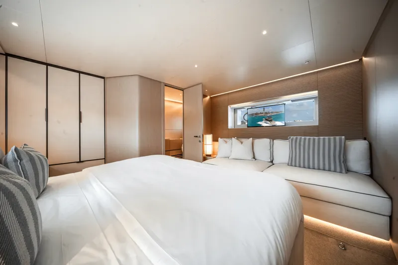 Slide: The Image of Azimut Seadeck 6 2025 - 5504080