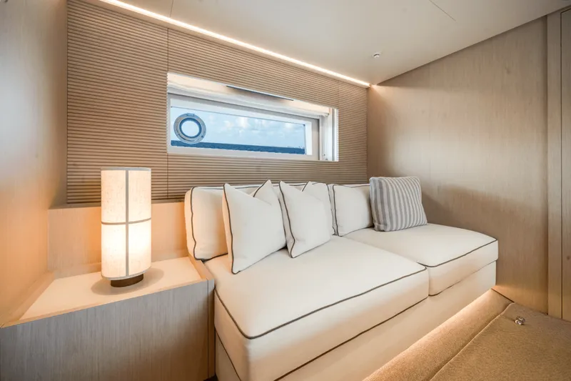 Slide: The Image of Azimut Seadeck 6 2025 - 5504082