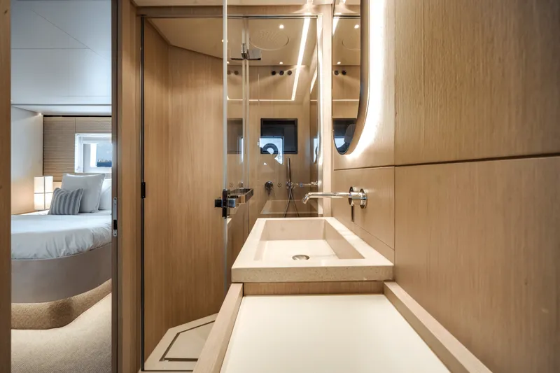 Slide: The Image of Azimut Seadeck 6 2025 - 5504084