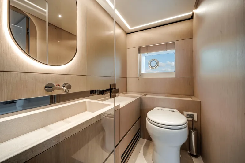 Slide: The Image of Azimut Seadeck 6 2025 - 5504088