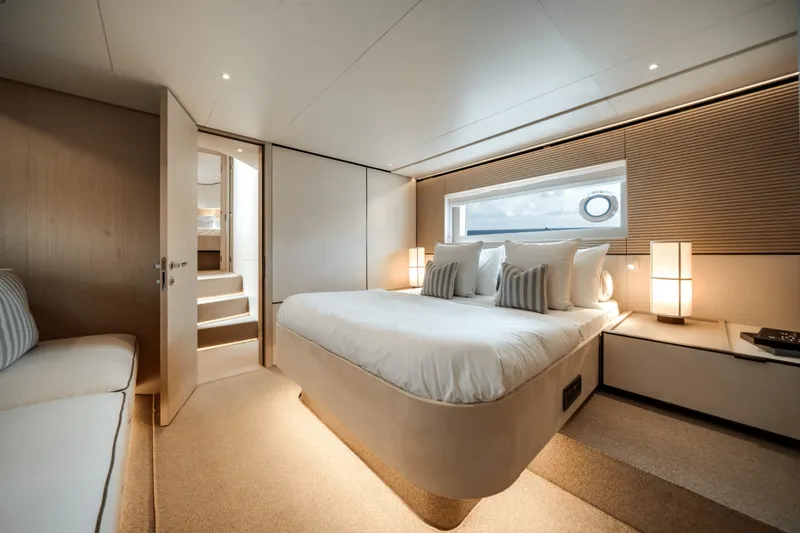 Slide: The Image of Azimut Seadeck 6 2025 - 5504089