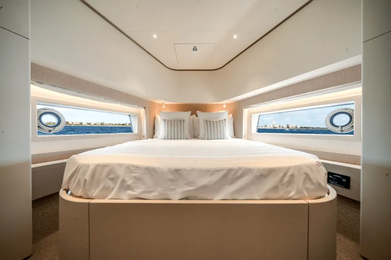 Slide: The Image of Azimut Seadeck 6 2025 - 5504091