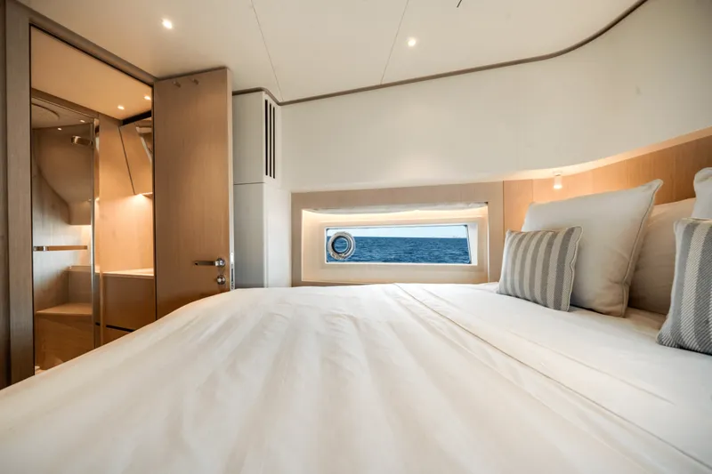 Slide: The Image of Azimut Seadeck 6 2025 - 5504093