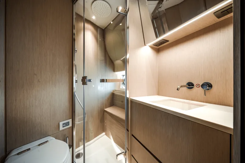 Slide: The Image of Azimut Seadeck 6 2025 - 5504094