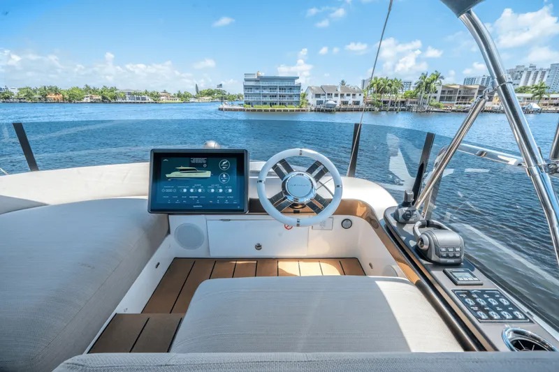 Slide: The Image of Azimut Seadeck 6 2025 - 5504096