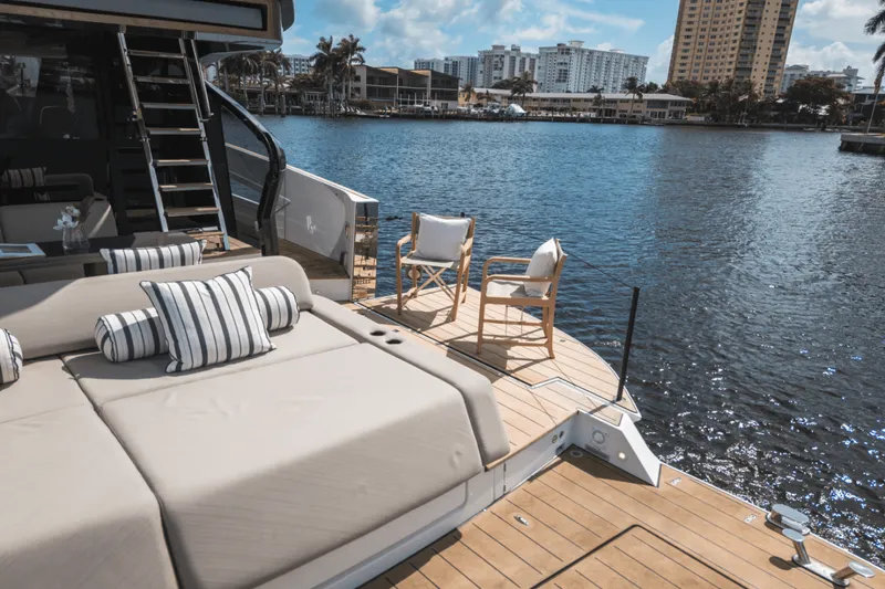 Slide: The Image of Azimut Seadeck 6 2025 - 5504112