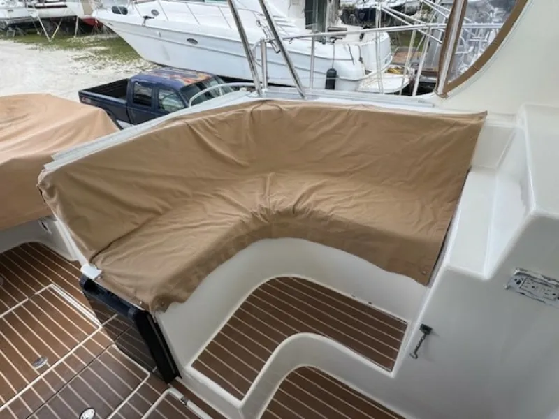Slide: The Image of Used Power Catamaran for sale 2010 CRUISER CATS Havana 38 - BOBCAT - 5335941