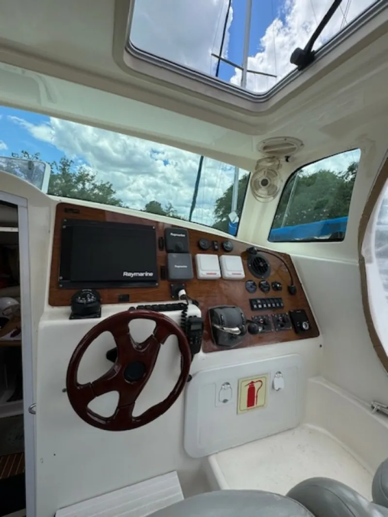 Slide: The Image of Used Power Catamaran for sale 2010 CRUISER CATS Havana 38 - BOBCAT - 5335939