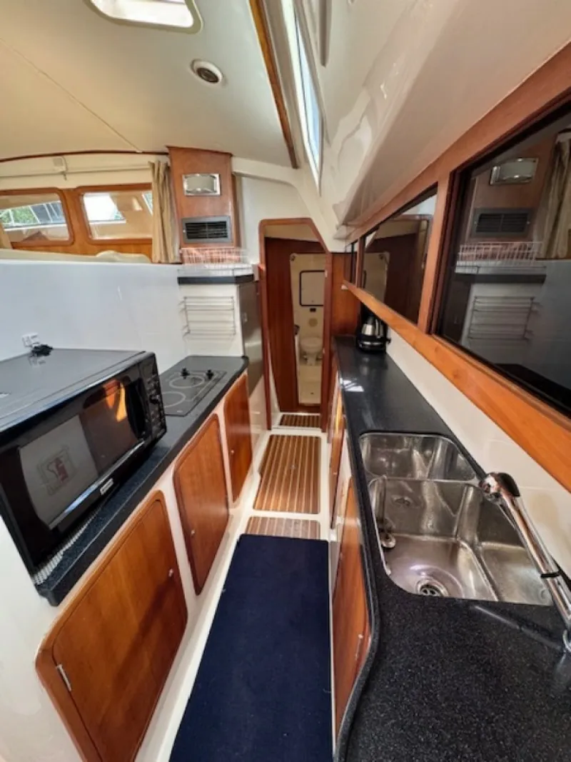 Slide: The Image of Used Power Catamaran for sale 2010 CRUISER CATS Havana 38 - BOBCAT - 5335944