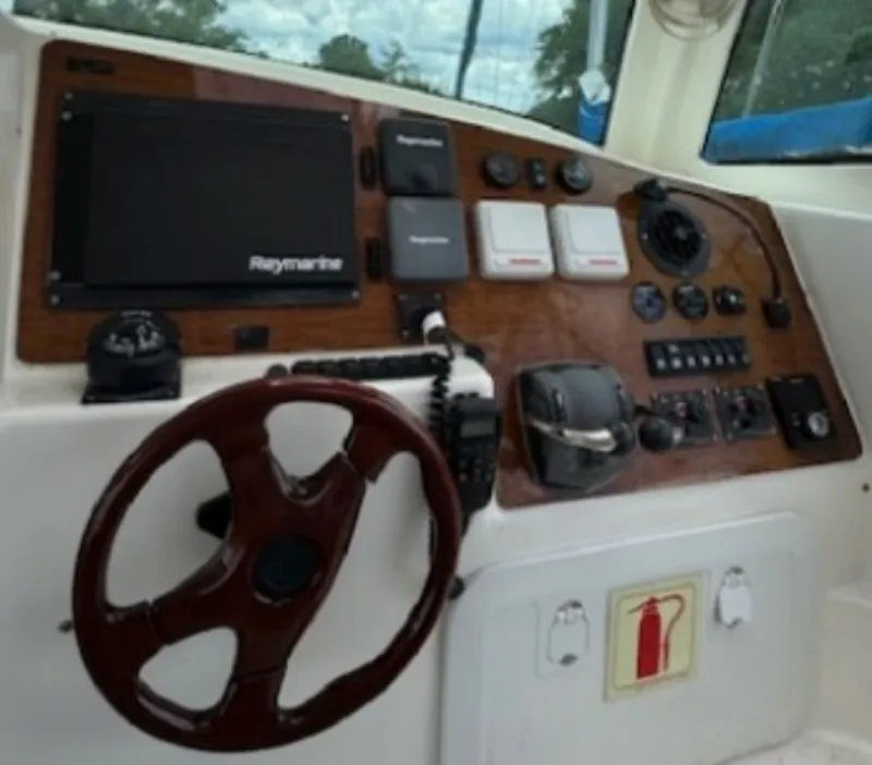 Slide: The Image of Used Power Catamaran for sale 2010 CRUISER CATS Havana 38 - BOBCAT - 5335961