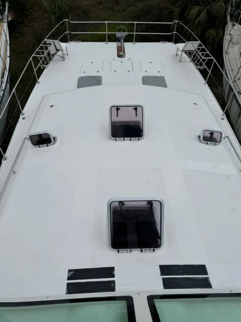 Slide: The Image of Used Power Catamaran for sale 2010 CRUISER CATS Havana 38 - BOBCAT - 5335942