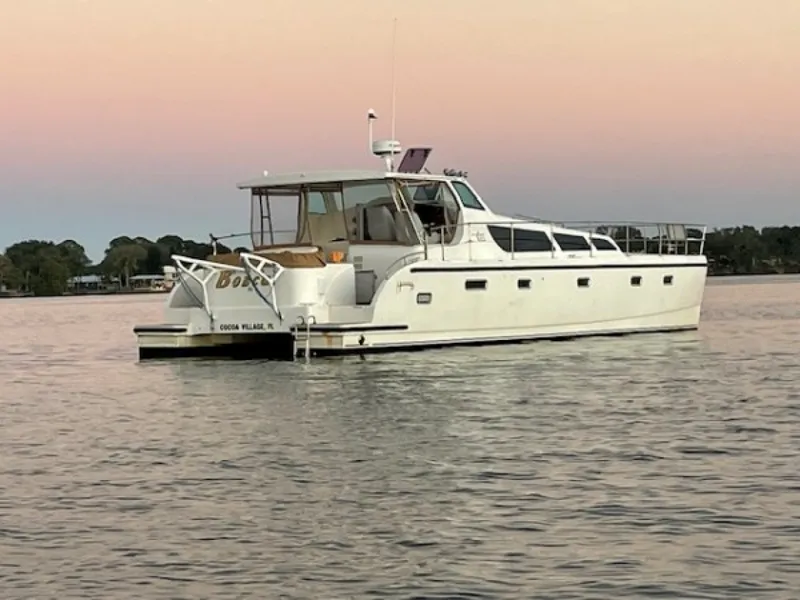 Slide: The Image of Used Power Catamaran for sale 2010 CRUISER CATS Havana 38 - BOBCAT - 5335927