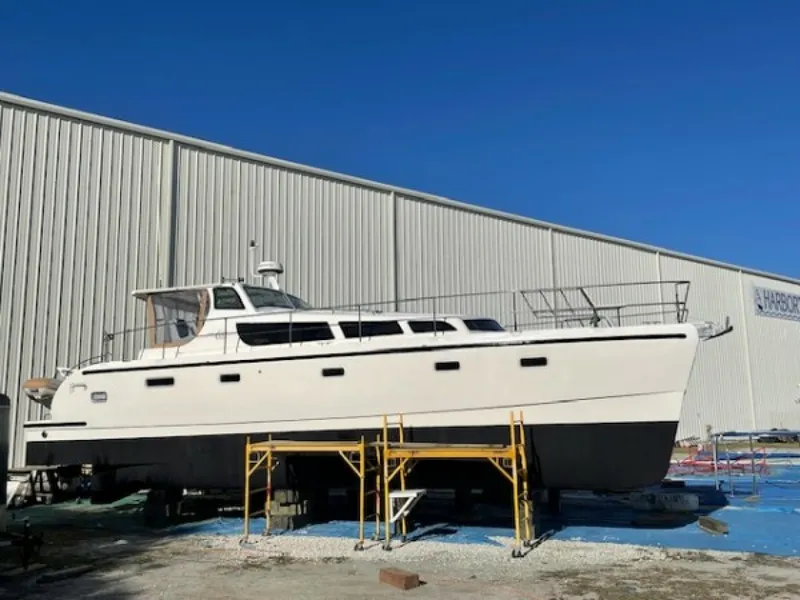 Slide: The Image of Used Power Catamaran for sale 2010 CRUISER CATS Havana 38 - BOBCAT - 5335965