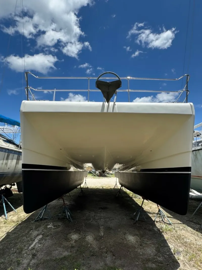 Slide: The Image of Used Power Catamaran for sale 2010 CRUISER CATS Havana 38 - BOBCAT - 5335934