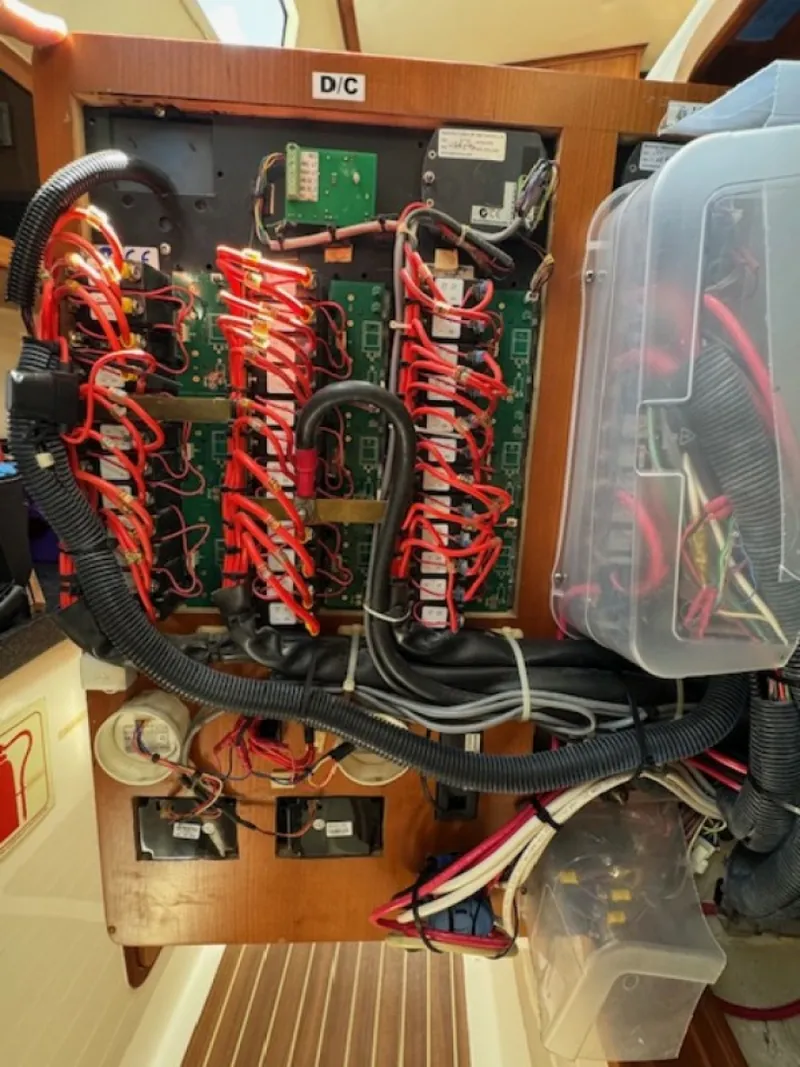 Slide: The Image of Used Power Catamaran for sale 2010 CRUISER CATS Havana 38 - BOBCAT - 5335951