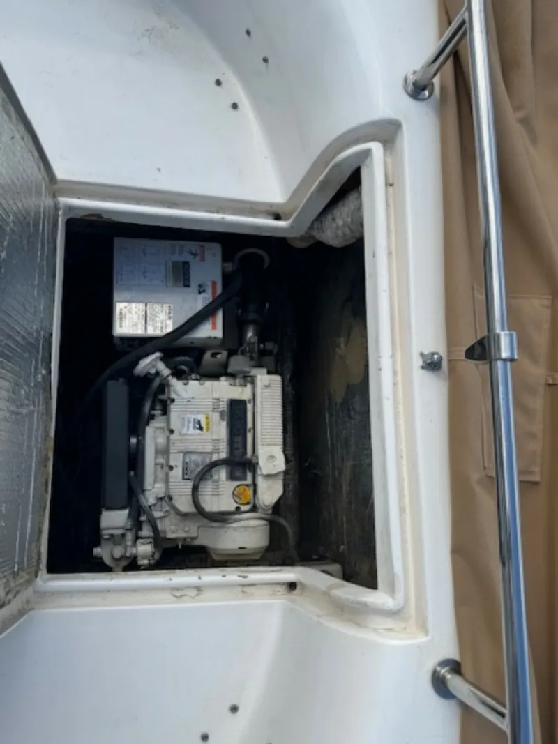 Slide: The Image of Used Power Catamaran for sale 2010 CRUISER CATS Havana 38 - BOBCAT - 5335953