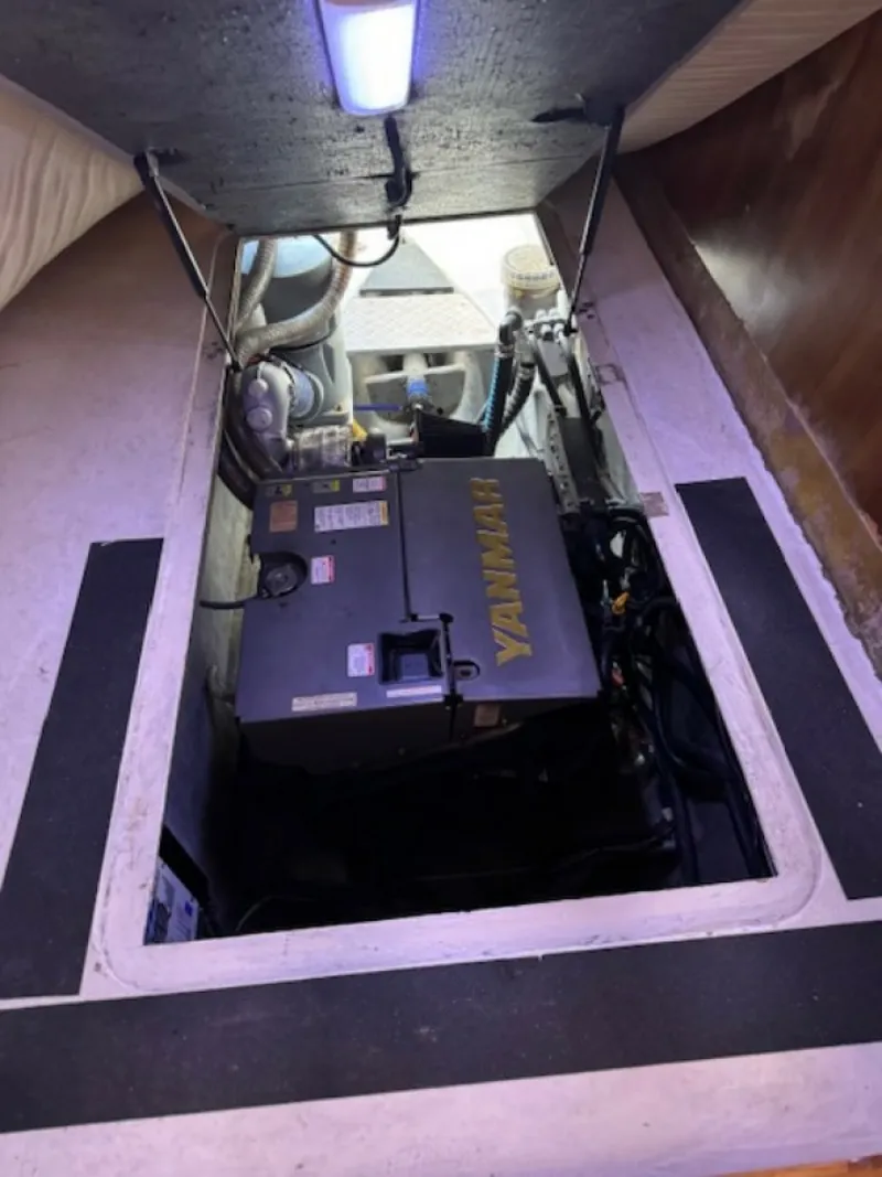 Slide: The Image of Used Power Catamaran for sale 2010 CRUISER CATS Havana 38 - BOBCAT - 5335956