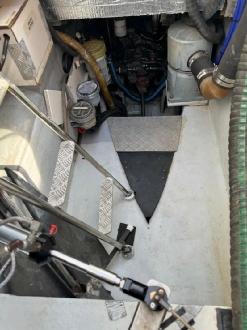 Slide: The Image of Used Power Catamaran for sale 2010 CRUISER CATS Havana 38 - BOBCAT - 5335959