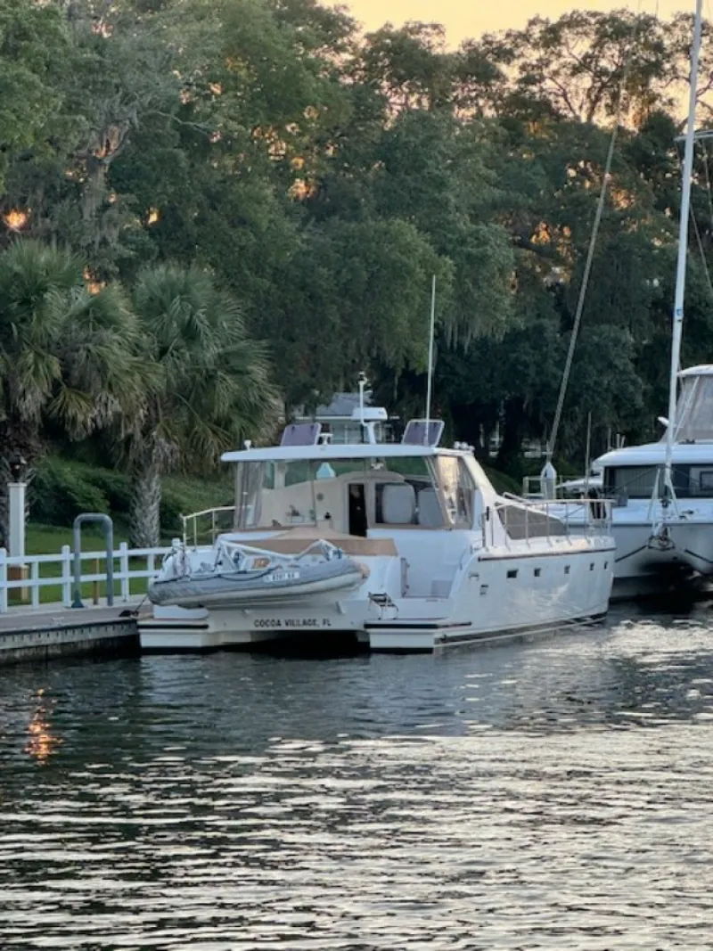 Slide: The Image of Used Power Catamaran for sale 2010 CRUISER CATS Havana 38 - BOBCAT - 5335964