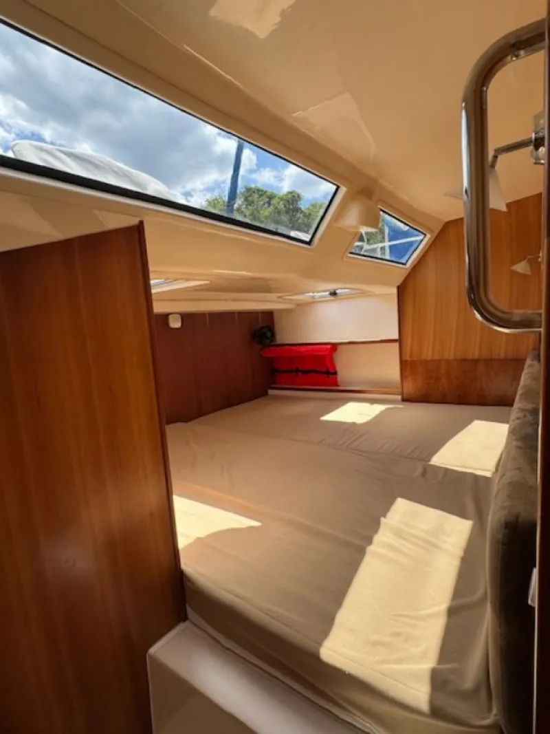 Slide: The Image of Used Power Catamaran for sale 2010 CRUISER CATS Havana 38 - BOBCAT - 5335948