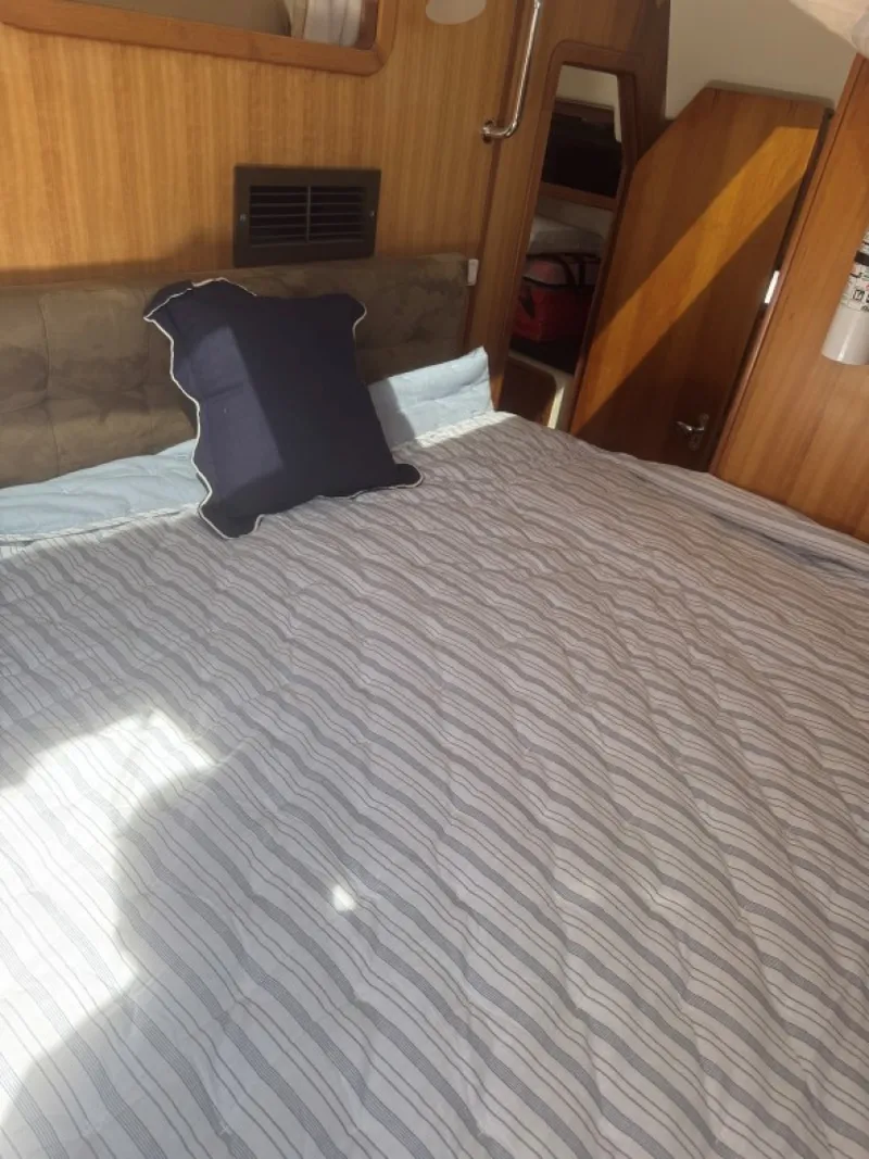 Slide: The Image of Used Power Catamaran for sale 2010 CRUISER CATS Havana 38 - BOBCAT - 5335931