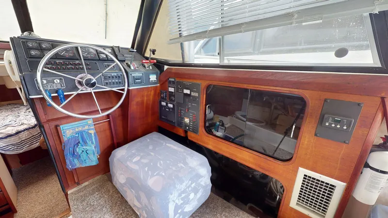 Slide: The Image of Bayliner 32 1993 - 5338383