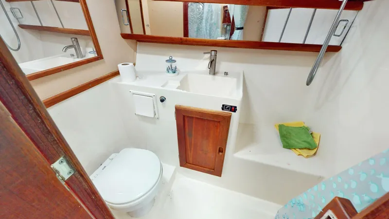 Slide: The Image of Bayliner 32 1993 - 5338402