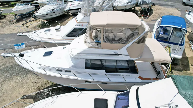 Slide: The Image of Bayliner 32 1993 - 5338372