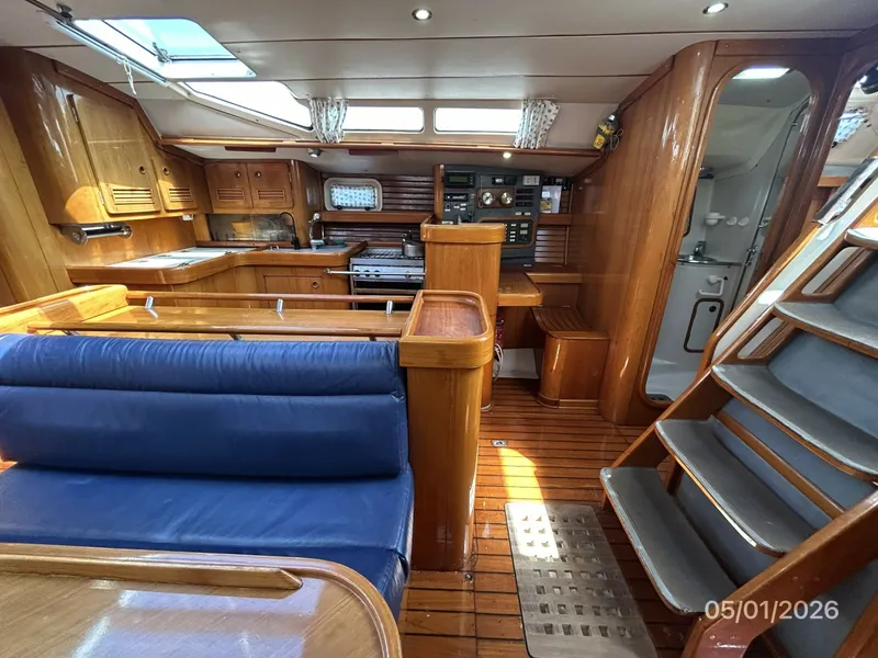 Slide: The Image of 50' Beneteau salon starboard - 6113840