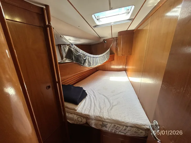 Slide: The Image of 50' Beneteau port forward stateroom - 6113833