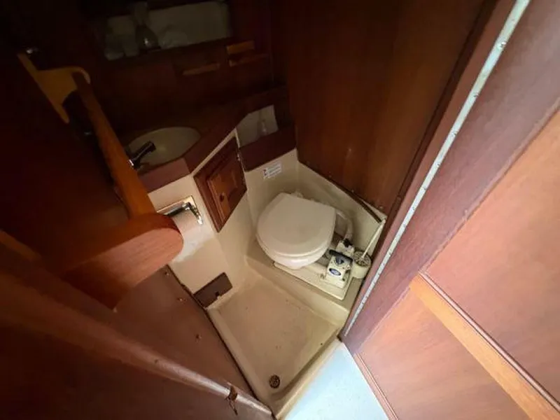 Slide: The Image of Newport 27 1981 - 5336754