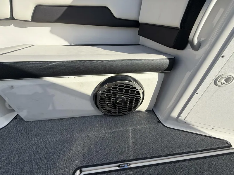 Slide: The Image of Yamaha AR 195 2019 - 5339141