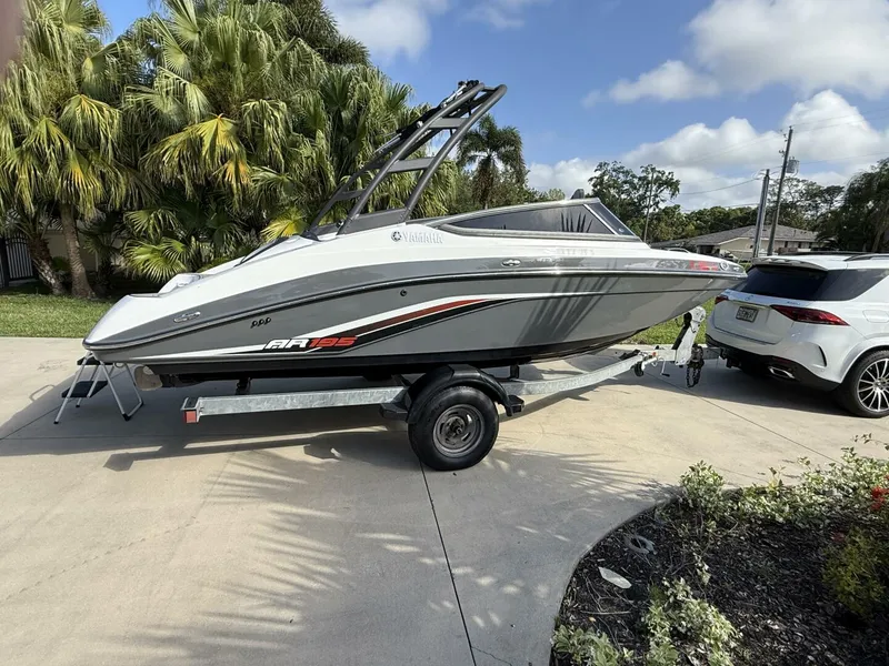 Slide: The Image of Yamaha AR 195 2019 - 5339174