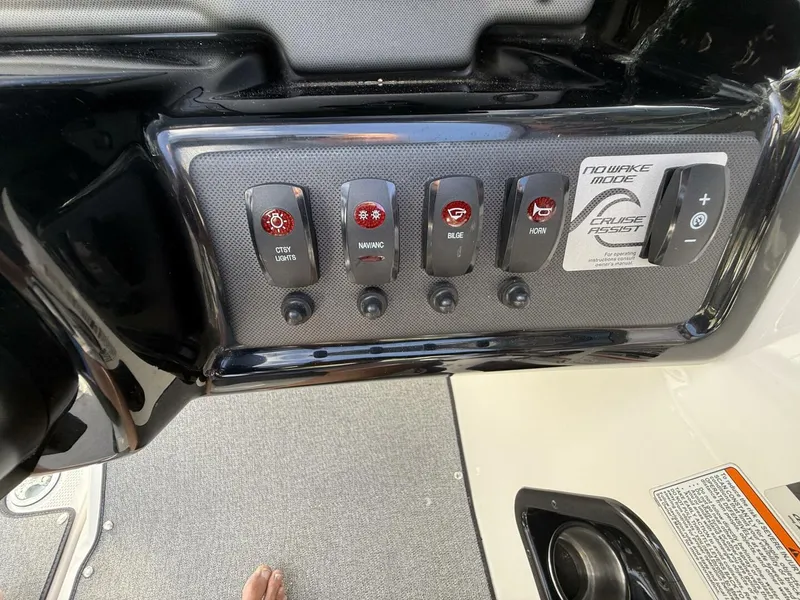 Slide: The Image of Yamaha AR 195 2019 - 5339159