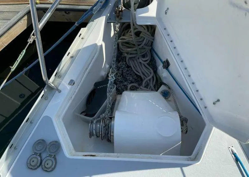 Slide: The Image of Hunter Passage 42 1998 - 5339893