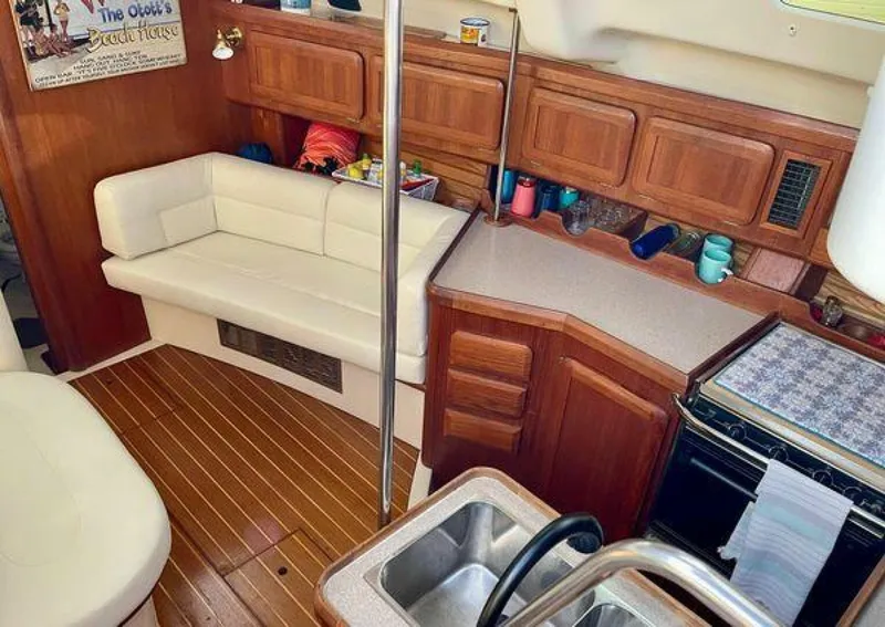 Slide: The Image of Hunter Passage 42 1998 - 5339910