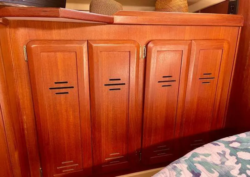 Slide: The Image of Hunter Passage 42 1998 - 5339927