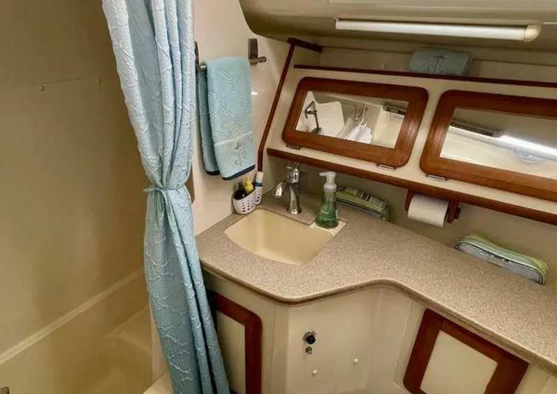 Slide: The Image of Hunter Passage 42 1998 - 5339928