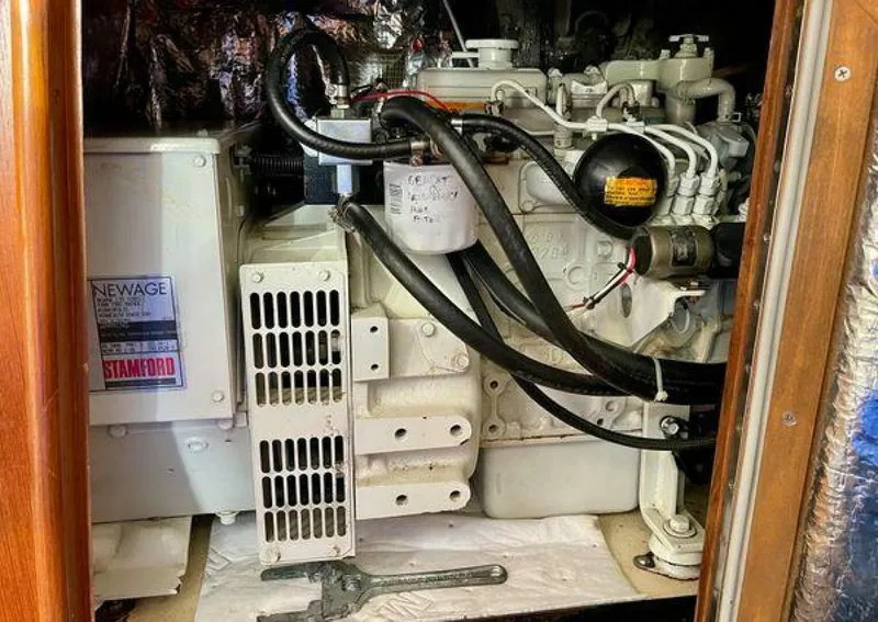 Slide: The Image of Hunter Passage 42 1998 - 5339929