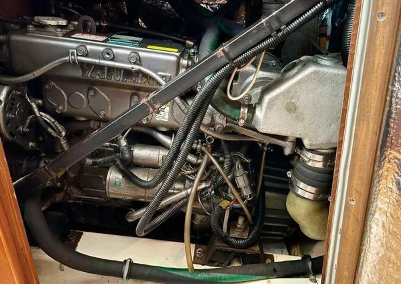 Slide: The Image of Hunter Passage 42 1998 - 5339930