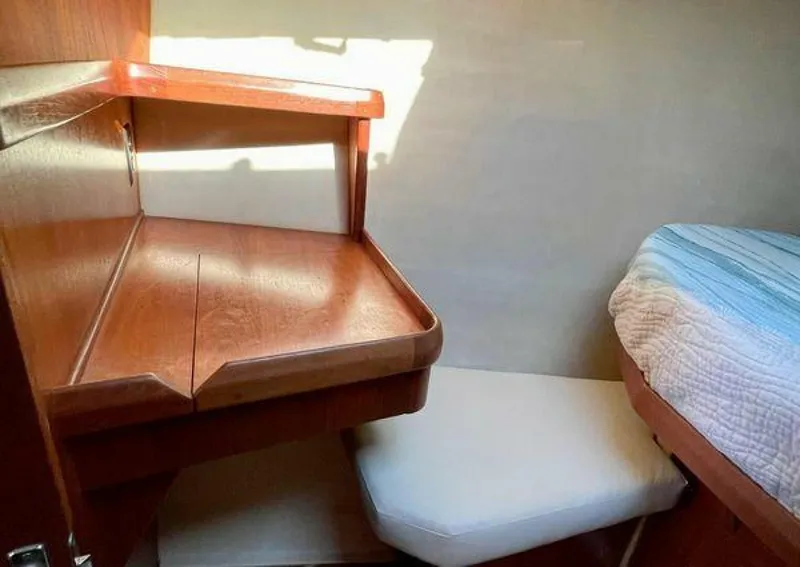 Slide: The Image of Hunter Passage 42 1998 - 5339933