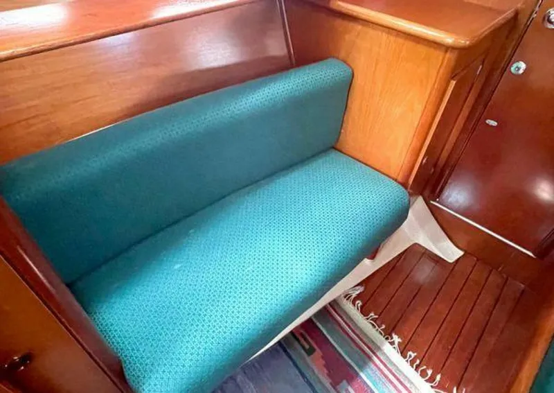 Slide: The Image of Beneteau 411 2001 - 5340033