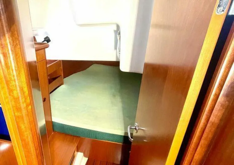 Slide: The Image of Beneteau 411 2001 - 5340037