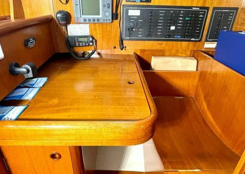 Slide: The Image of Beneteau 411 2001 - 5340040