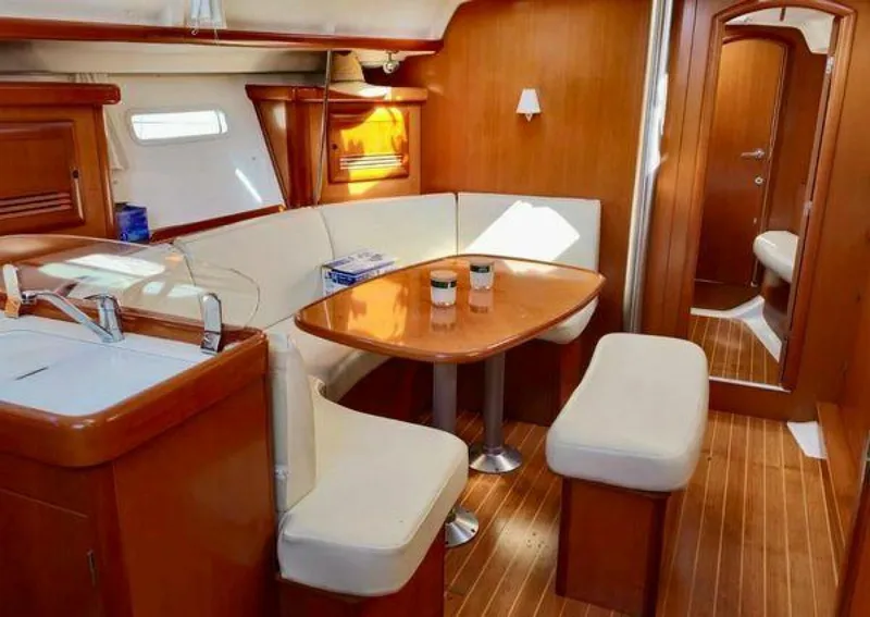Slide: The Image of Beneteau 393 2006 - 5340067